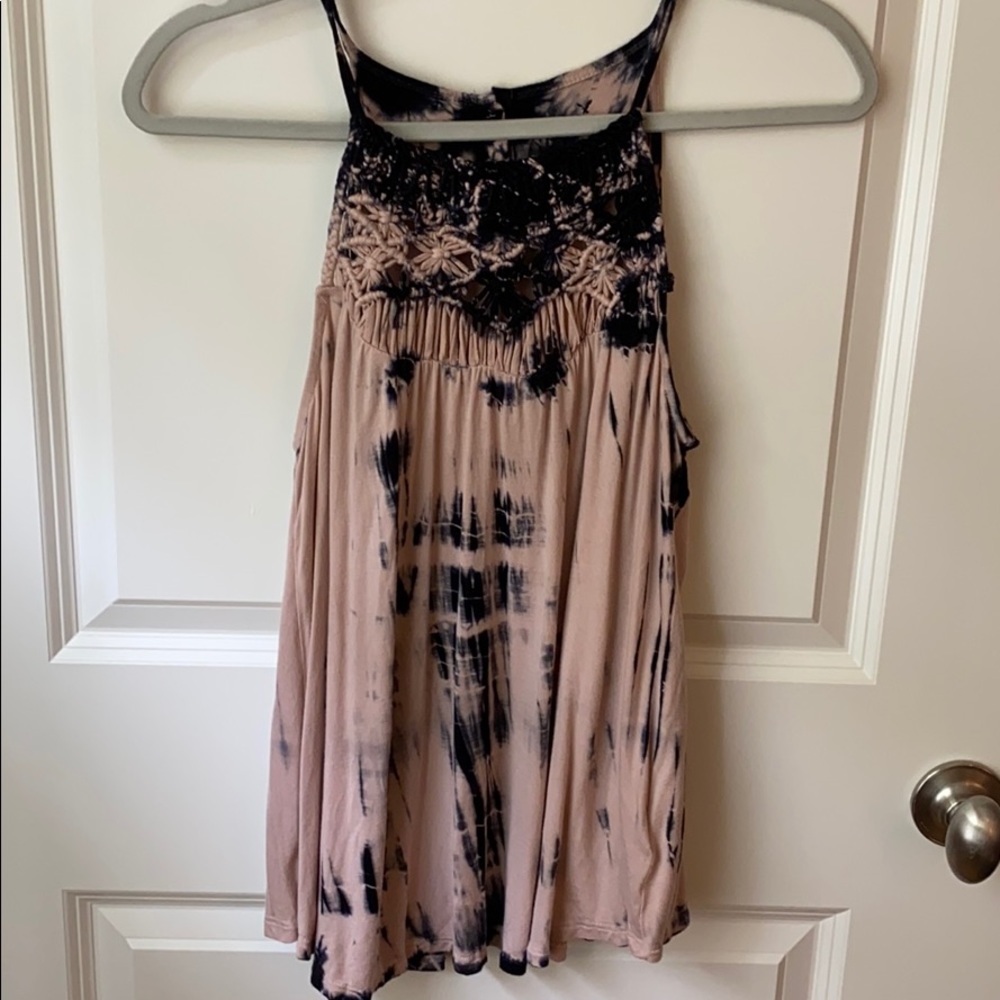 Tye dye open back flowy top